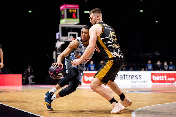 在这场充满 在这场充满